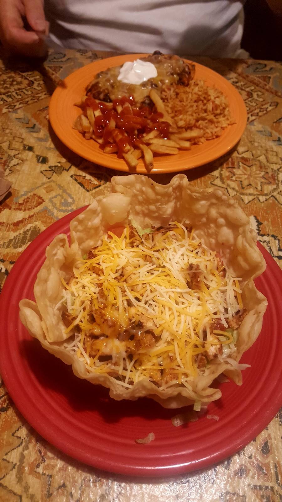 Sisters Cantina inc | restaurant | 1315 E Broad St, Tamaqua, PA 18252, USA | 5706687837 OR +1 570-668-7837