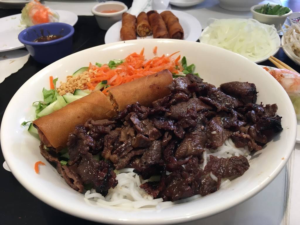 Pho Saigon noodle and grill | restaurant | 3831 W 6th St, Los Angeles, CA 90020, USA | 2133866555 OR +1 213-386-6555