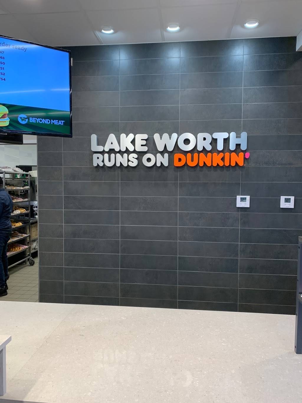 Dunkin | bakery | 611 S Dixie Hwy, Lake Worth, FL 33460, USA | 5613287387 OR +1 561-328-7387