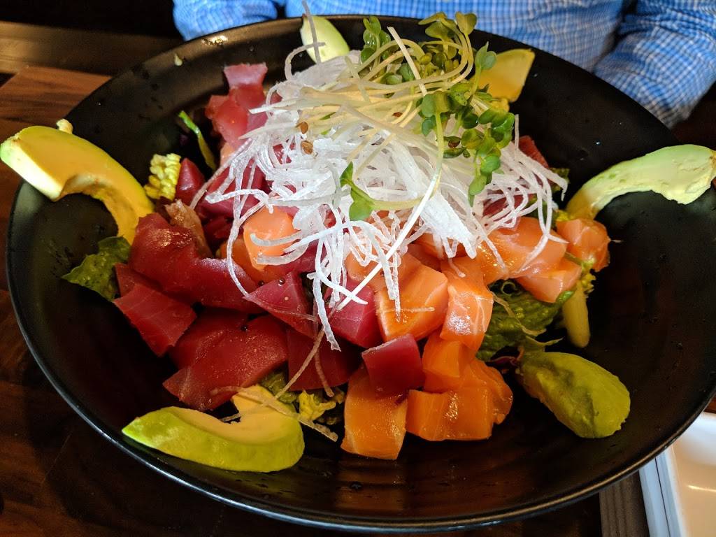 Chomp Rockin | restaurant | 181 E Commonwealth Ave, Fullerton, CA 92832, USA | 7147383511 OR +1 714-738-3511