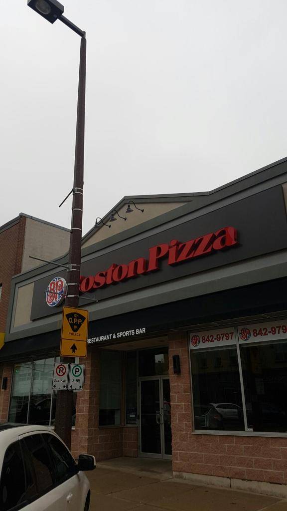 Boston Pizza | restaurant | 102 Broadway, Tillsonburg, ON N4G 3P6, Canada | 5198429797 OR +1 519-842-9797