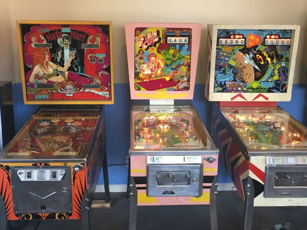 Waterland Arcade | meal takeaway | 22306 Marine View Dr S, Des Moines, WA 98198, USA | 2066537679 OR +1 206-653-7679