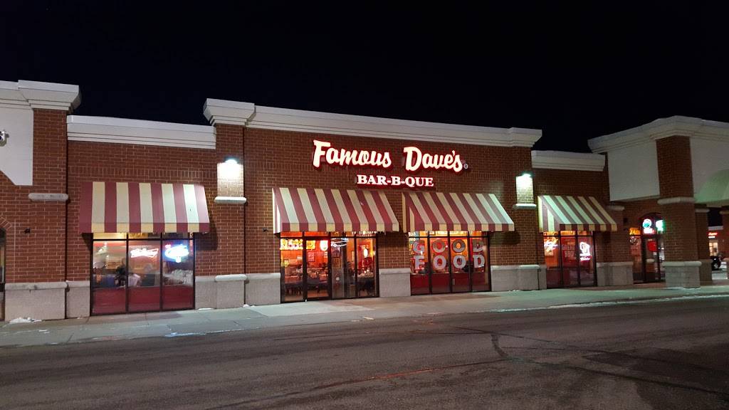 Famous Daves Bar-B-Que | meal takeaway | 2911 Mall Dr, Eau Claire, WI 54701, USA | 7158352227 OR +1 715-835-2227