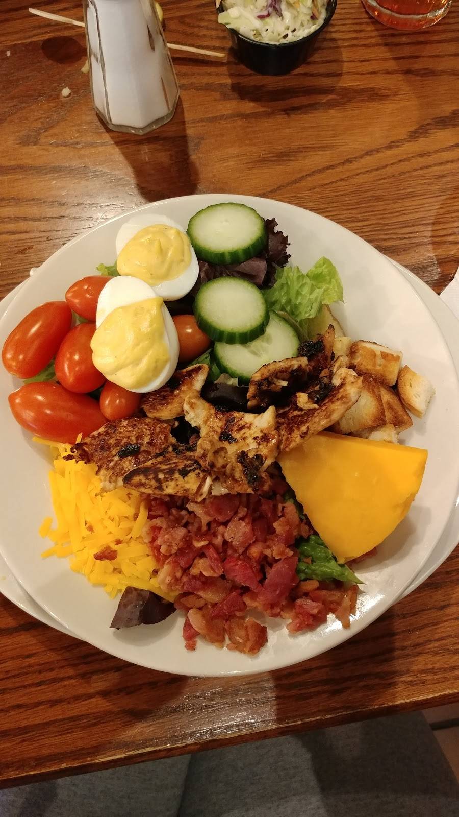 Cracker Barrel Old Country Store | restaurant | 260 Vaughan Ln, Pell City, AL 35125, USA | 2053381012 OR +1 205-338-1012