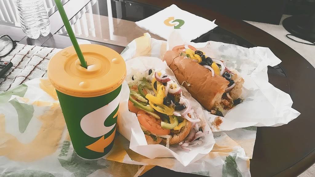 Subway | meal takeaway | 1137, 10 N H St Suite C Space D, Lompoc, CA 93436, USA | 8057356388 OR +1 805-735-6388