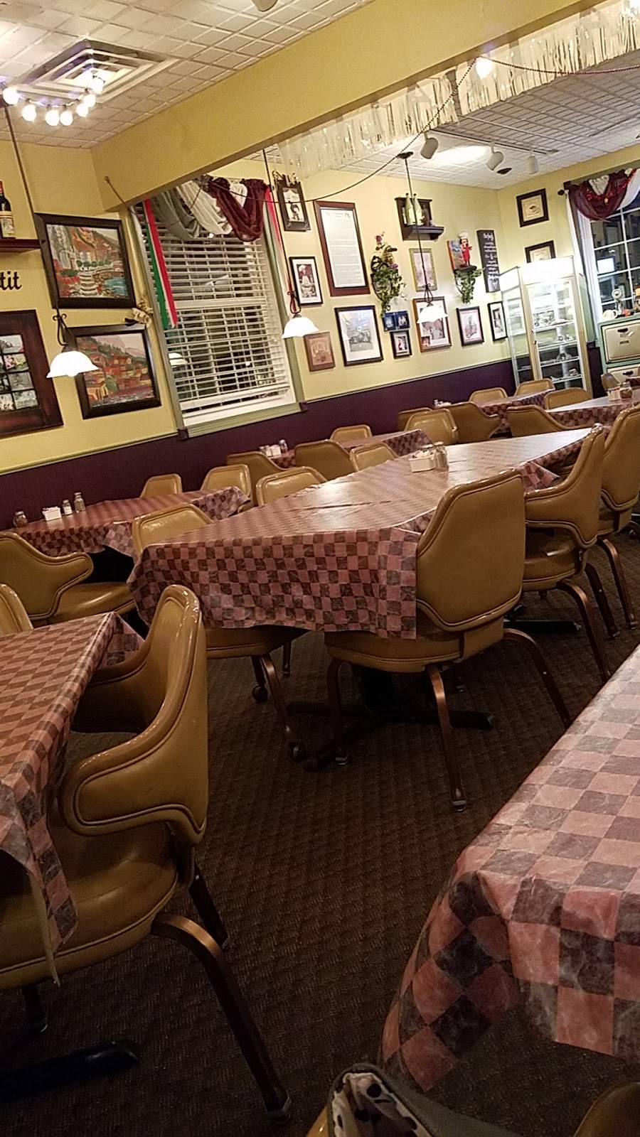 De Chellis Italian Cafe | restaurant | 11092 Main St, New Middletown, OH 44442, USA | 3305423733 OR +1 330-542-3733