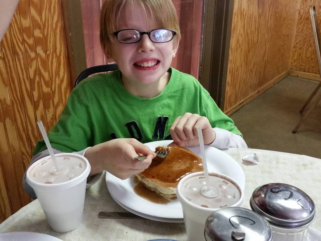 Jamies Place | restaurant | 300 S Market St, Holden, MO 64040, USA | 8167324346 OR +1 816-732-4346