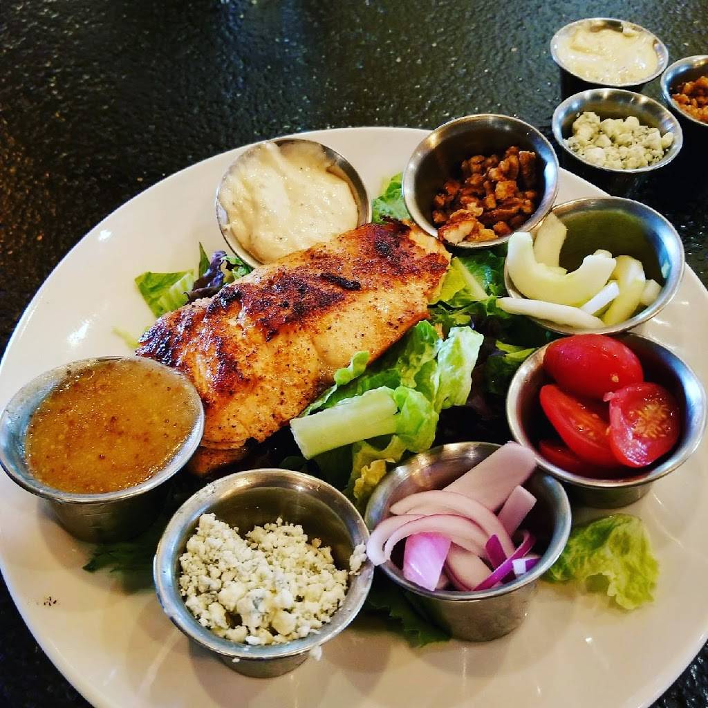 Granite City Food & Brewery | restaurant | 100 Renaissance Center Suite 1101, Detroit, MI 48243, USA | 3133099120 OR +1 313-309-9120