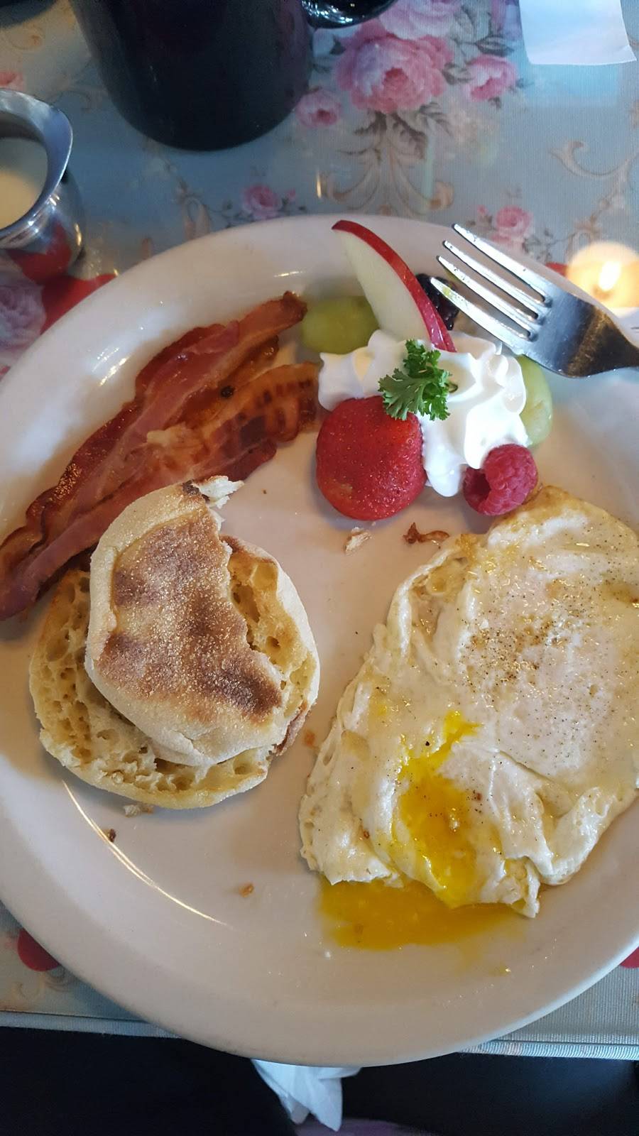 Red Brick Cafe | restaurant | 8952 1st St, Baroda, MI 49101, USA | 2693267061 OR +1 269-326-7061