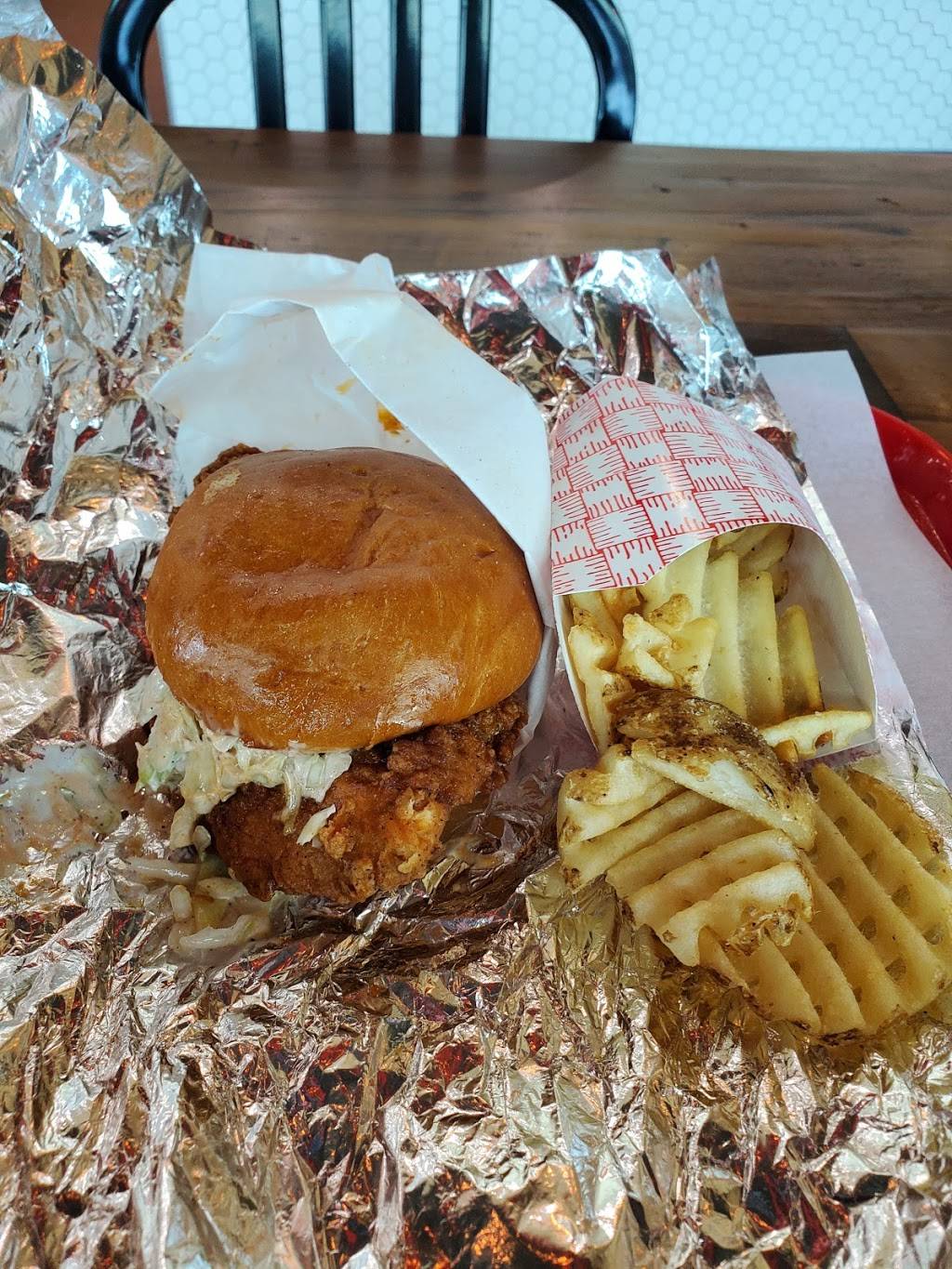 Rule the Roost Nashville Hot Chicken | restaurant | 6635 Westworth Blvd Suite 101, Westworth Village, TX 76114, USA | 8173490325 OR +1 817-349-0325