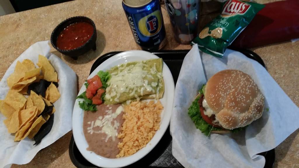 Silvas | restaurant | 630 S Lake Dallas Dr, Lake Dallas, TX 75065, USA | 9404982960 OR +1 940-498-2960