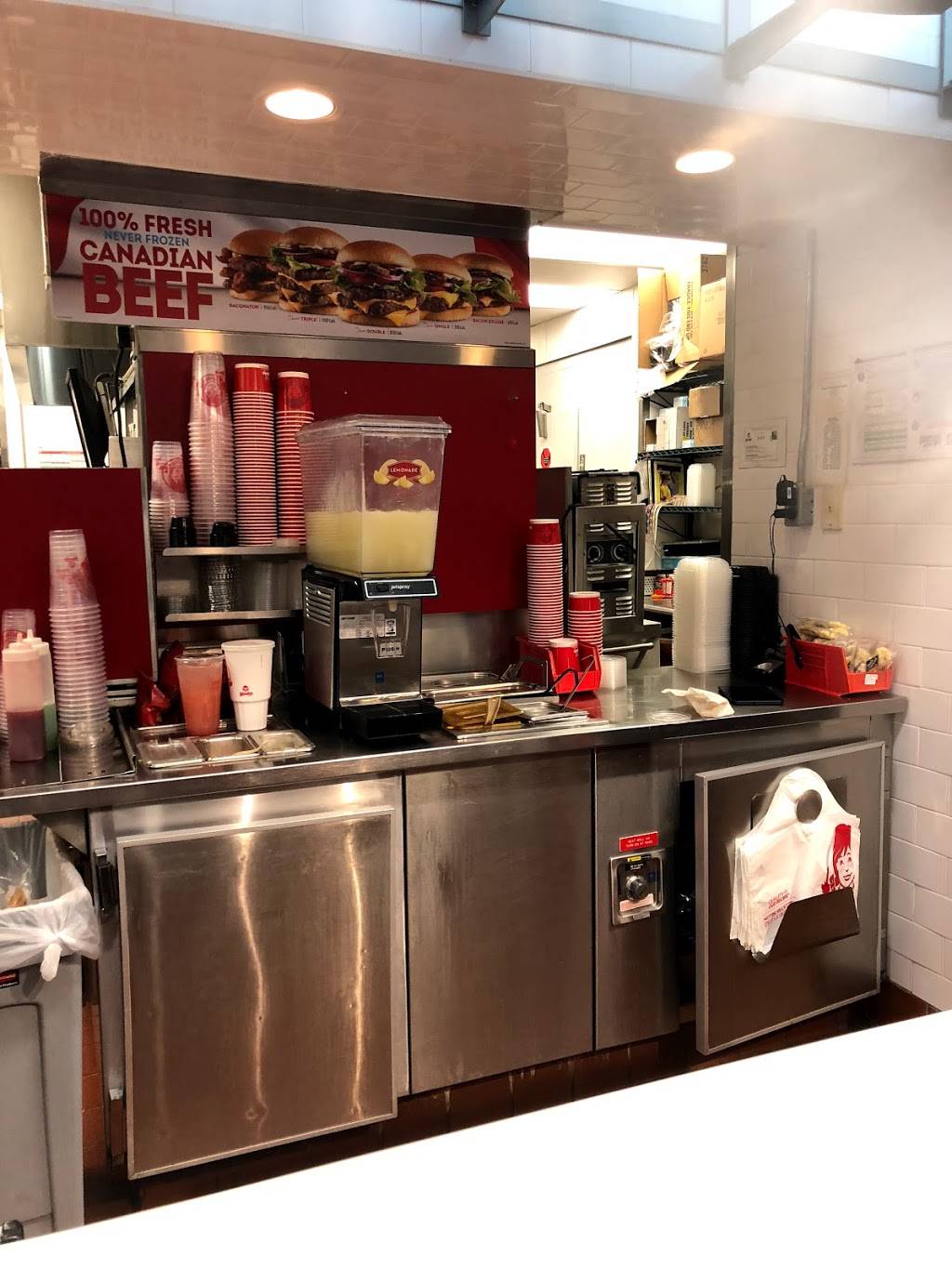 Wendys | restaurant | 44 Britannia Rd E Unit A, Mississauga, ON L5K 2R8, Canada | 9057124312 OR +1 905-712-4312