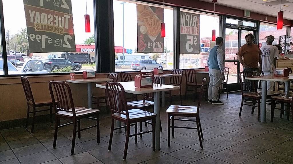 Popeyes Louisiana Kitchen | restaurant | 11097 E Colfax Ave, Aurora, CO 80010, USA | 3033416031 OR +1 303-341-6031