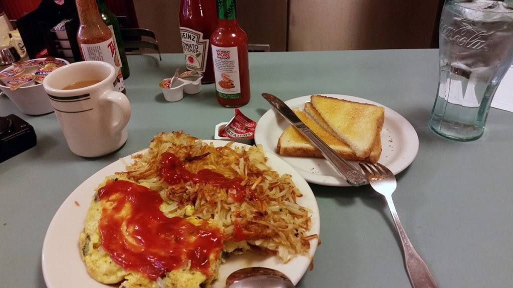 Robertas Village Inn | restaurant | 2326 D St, La Verne, CA 91750, USA | 9095961513 OR +1 909-596-1513