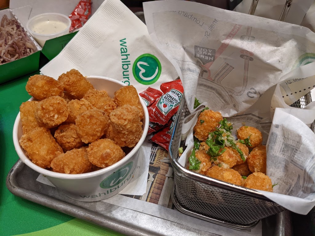 Wahlburgers | restaurant | 49500 Seminole Dr, Cabazon, CA 92230, USA | 9517555344 OR +1 951-755-5344