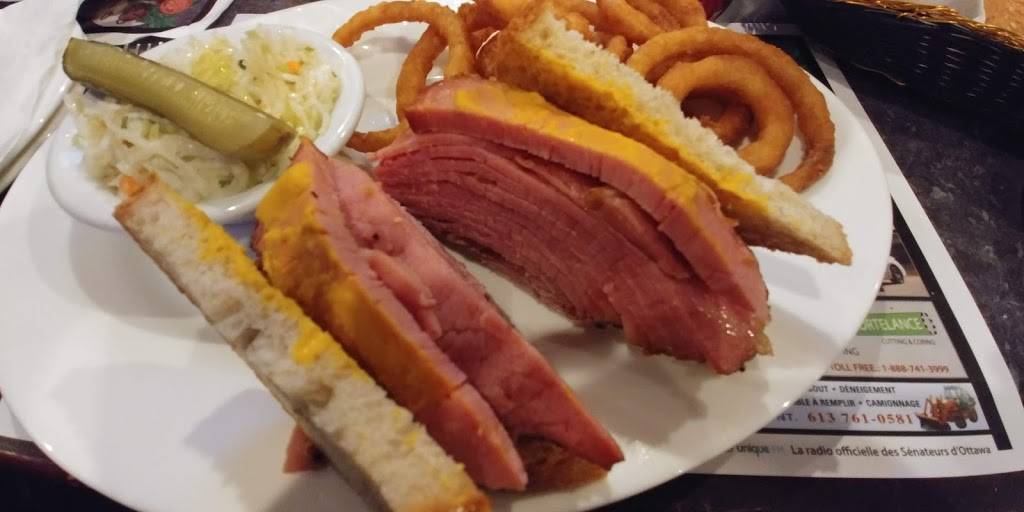 Lexus Resto-Bar | restaurant | 210 Centrum Blvd, Orléans, ON K1E 3V7, Canada | 6138307282 OR +1 613-830-7282