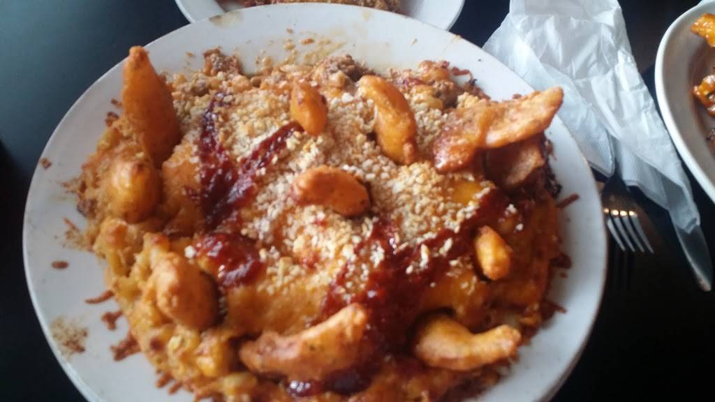 Mooneys Sports Bar & Grill | restaurant | 1531 Military Rd, Kenmore, NY 14217, USA | 7168771800 OR +1 716-877-1800