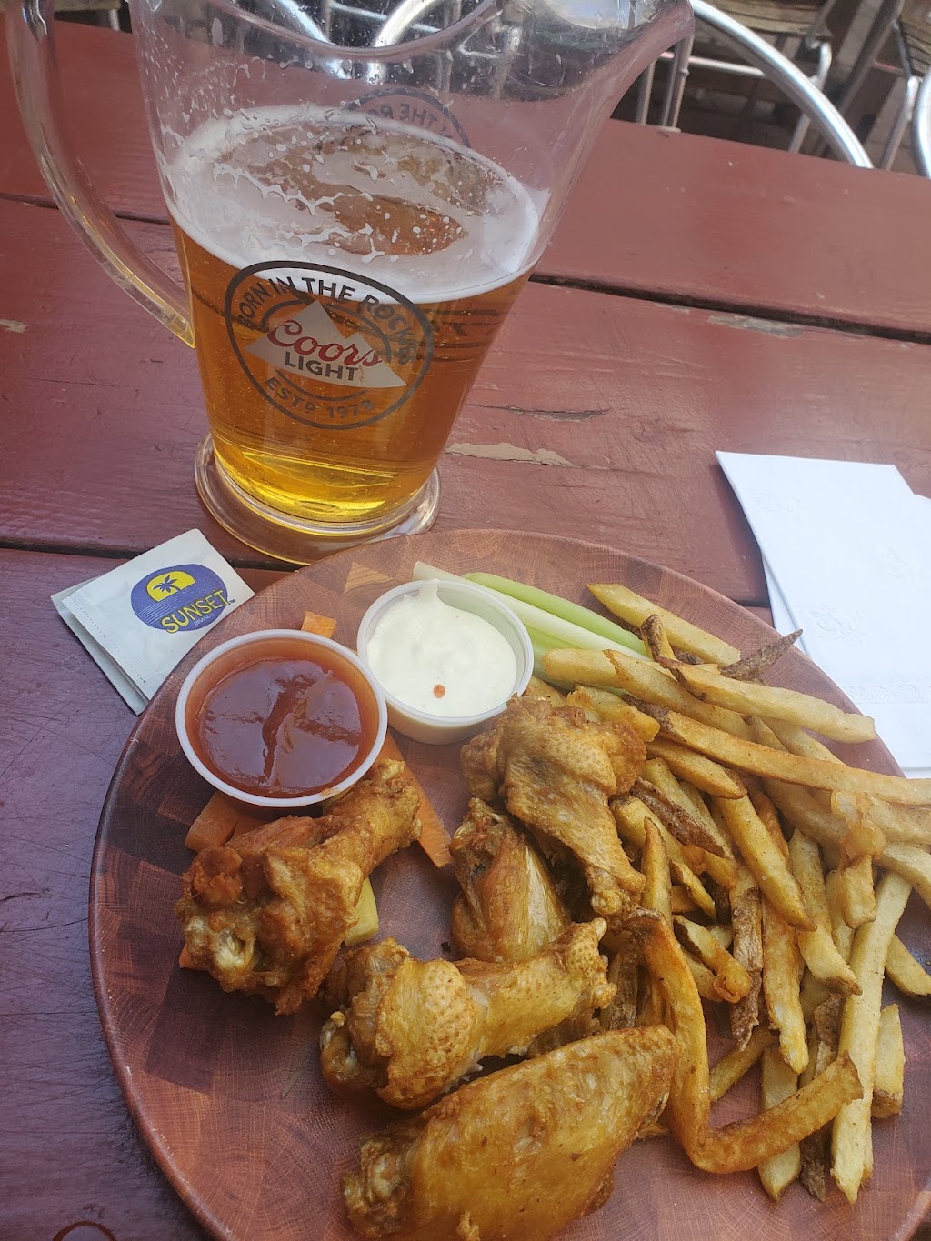 Wingbar | restaurant | 275 Smith St, Brooklyn, NY 11231, USA | 7182372728 OR +1 718-237-2728