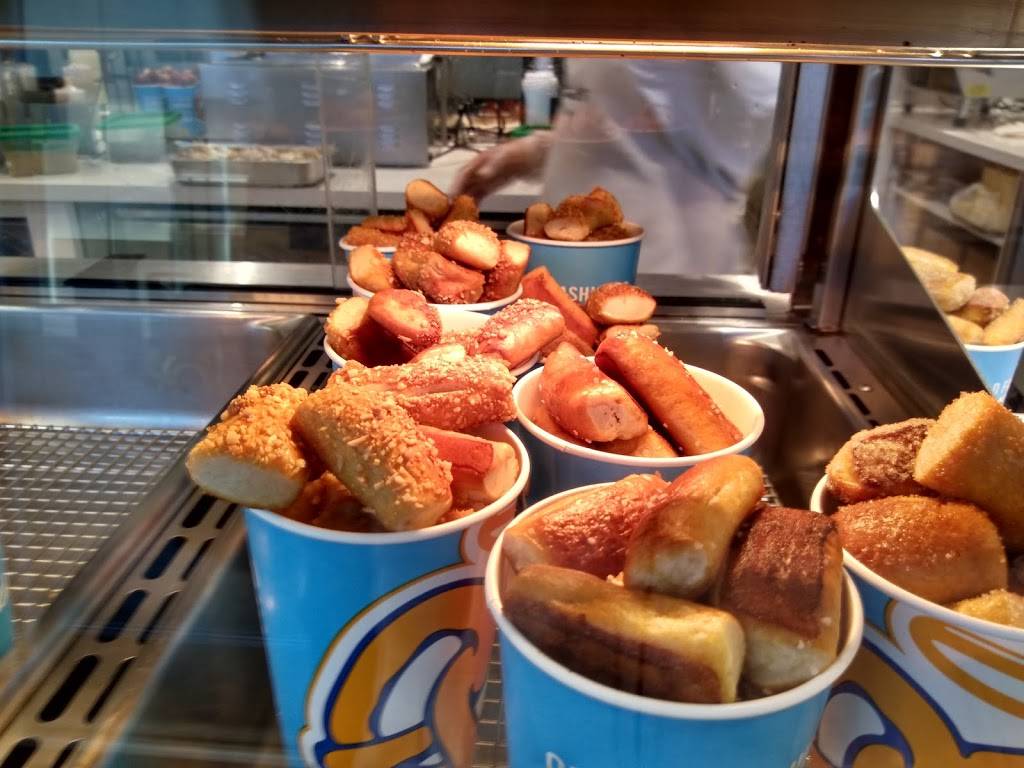 Auntie Annes | cafe | 2792 Livermore Outlets Dr, Livermore, CA 94551, USA | 9252927032 OR +1 925-292-7032
