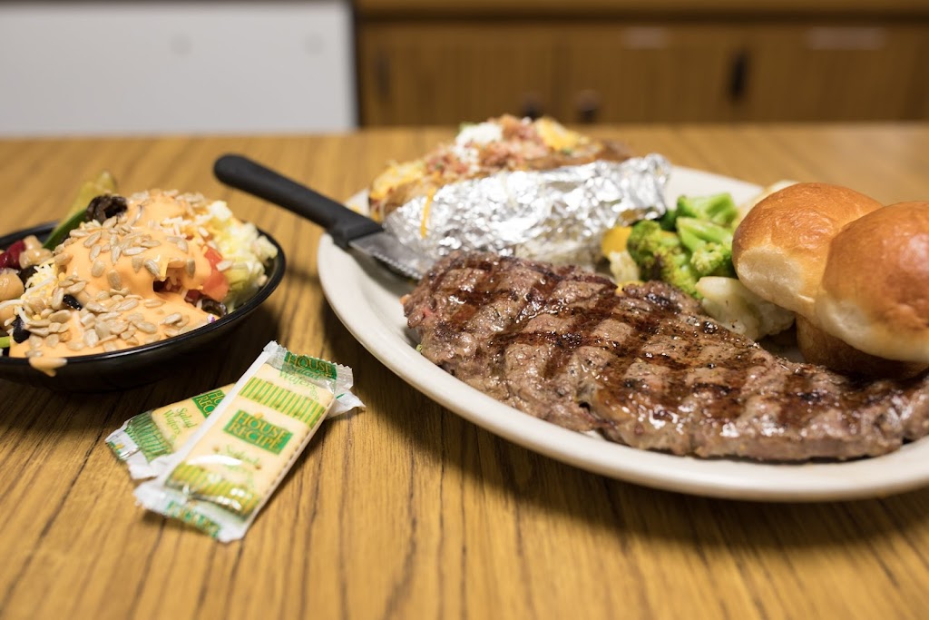 Marys Grill | restaurant | 114 E Grand Ave, Tonkawa, OK 74653, USA | 5808231027 OR +1 580-823-1027