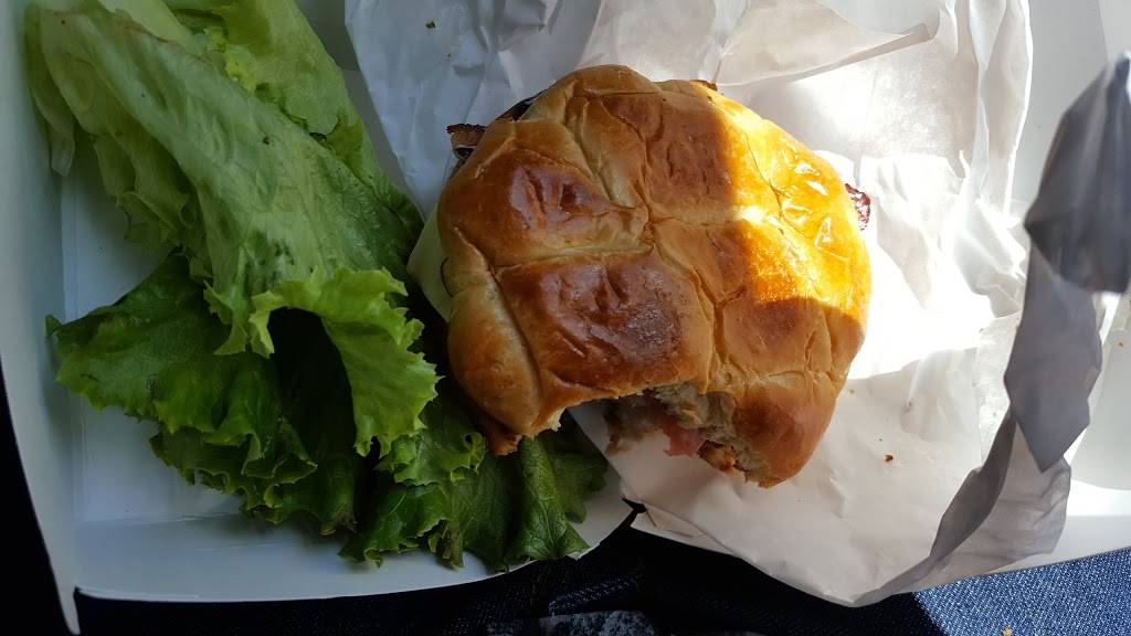 Jack in the Box | restaurant | 31769 The Old Rd, Castaic, CA 91384, USA | 6612571889 OR +1 661-257-1889