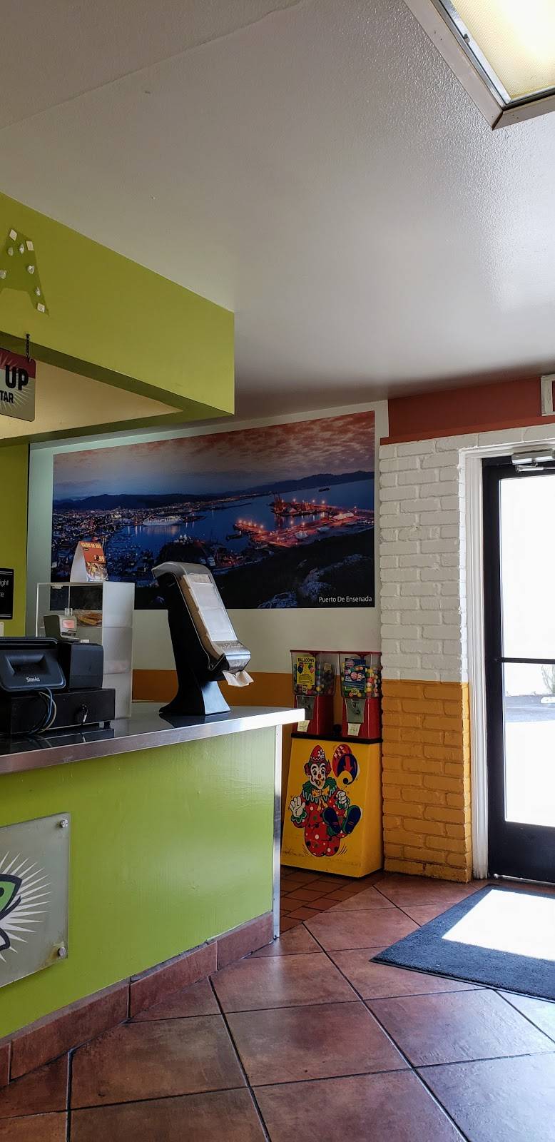 Senor Baja | restaurant | 320 E Foothill Blvd, Pomona, CA 91767, USA | 9095939926 OR +1 909-593-9926