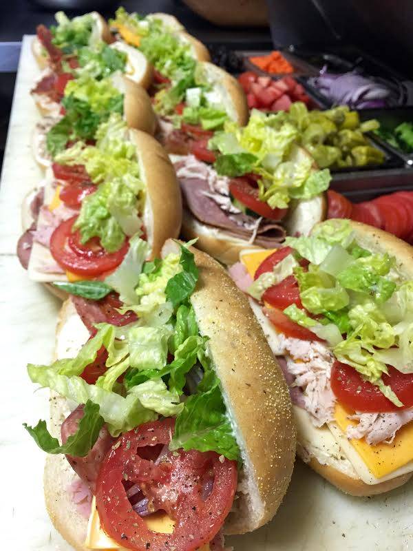 Giannis Pizza | restaurant | 3910 Vista Way #108, Oceanside, CA 92056, USA | 7607242670 OR +1 760-724-2670