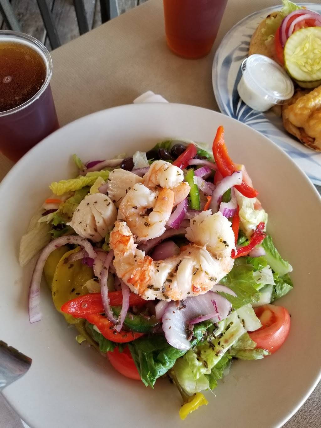 Capri Fish House | restaurant | 203 Capri Blvd, Naples, FL 34113, USA | 2393895555 OR +1 239-389-5555