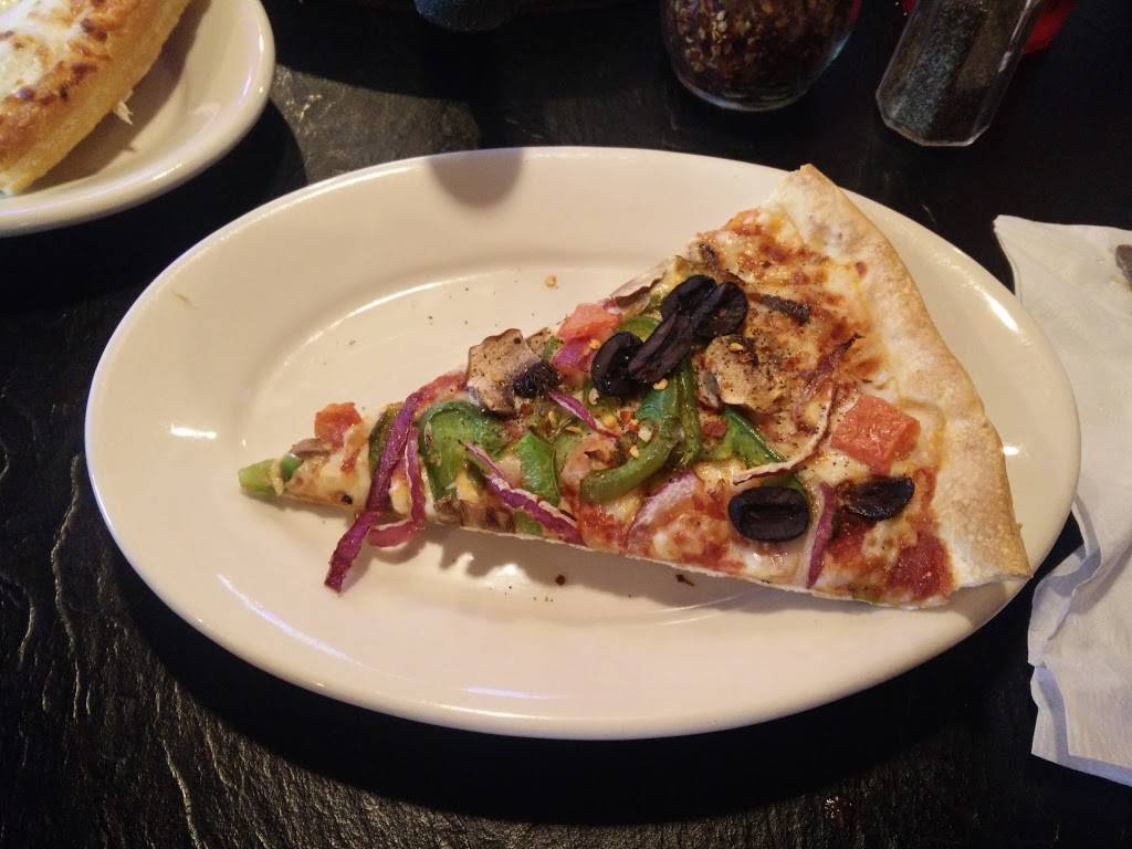 Pizza Hut | restaurant | 1031 Oak Harbor Rd, Fremont, OH 43420, USA | 4193342661 OR +1 419-334-2661