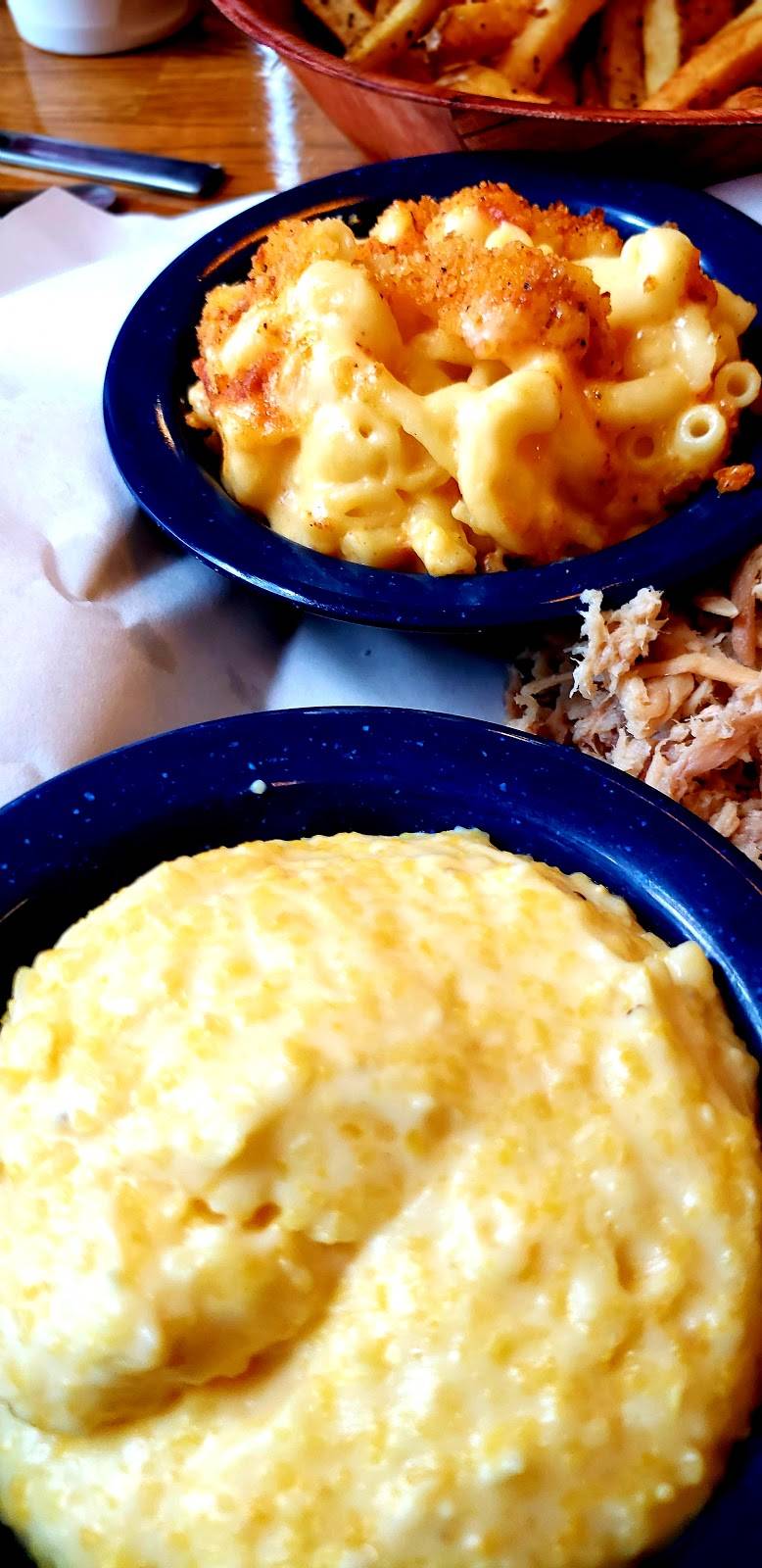 Martins Bar-B-Que Joint | restaurant | 1622 Highland Ave, Charleston, SC 29412, USA | 8437900838 OR +1 843-790-0838