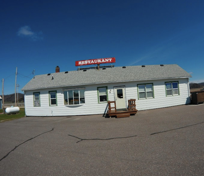 Sams Airport Diner | restaurant | E2513 Co Rd JJ, Spring Green, WI 53588, USA | 6084595236 OR +1 608-459-5236