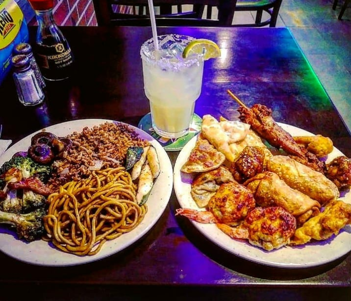 Continental Restaurant & Bar | restaurant | 509 High St, Somersworth, NH 03878, USA | 6037433868 OR +1 603-743-3868