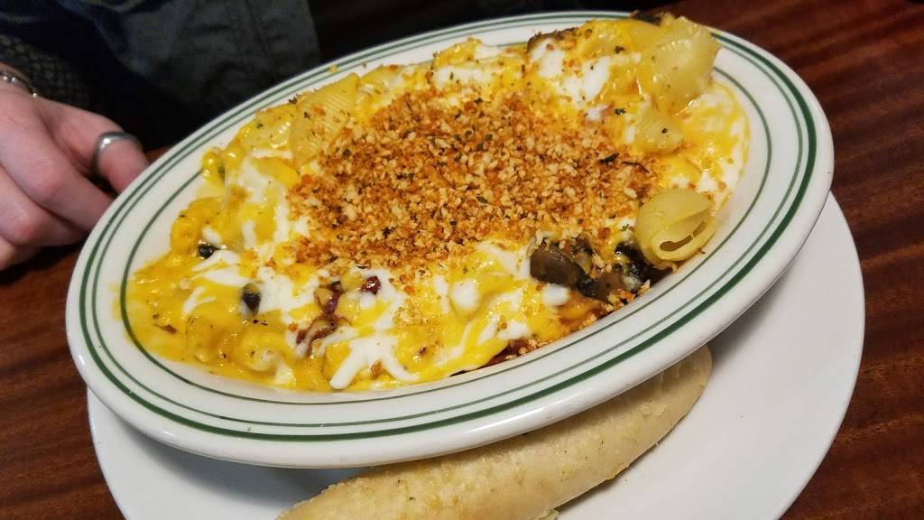 Waterfront Pub & Grill | restaurant | 408 State Rd 50, Delavan, WI 53115, USA | 2627284700 OR +1 262-728-4700