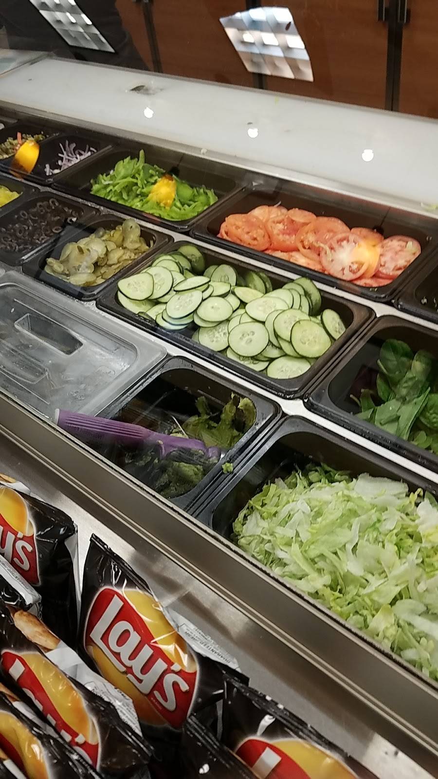 Subway Restaurants | restaurant | 3244 Glenview Rd, Glenview, IL 60025, USA | 8479981308 OR +1 847-998-1308