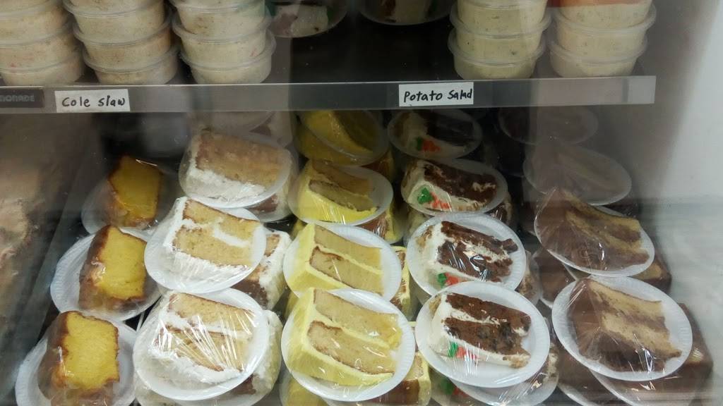 Erdman Seafood & Chicken | restaurant | 3913 Erdman Ave, Baltimore, MD 21213, USA | 4106751906 OR +1 410-675-1906