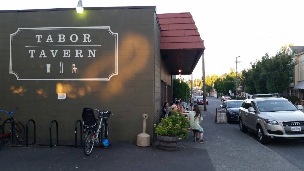 Tabor Tavern | restaurant | 5325 E Burnside St, Portland, OR 97215, USA | 5032083544 OR +1 503-208-3544
