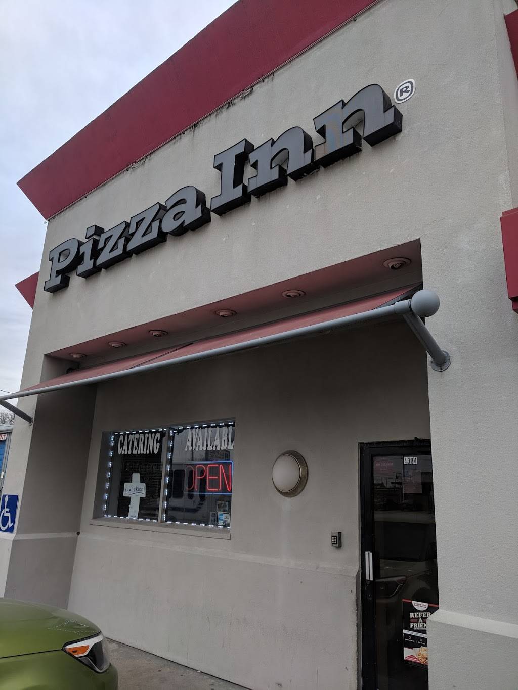 Pizza Inn | restaurant | 4304 Live Oak St, Dallas, TX 75204, USA | 2148268855 OR +1 214-826-8855