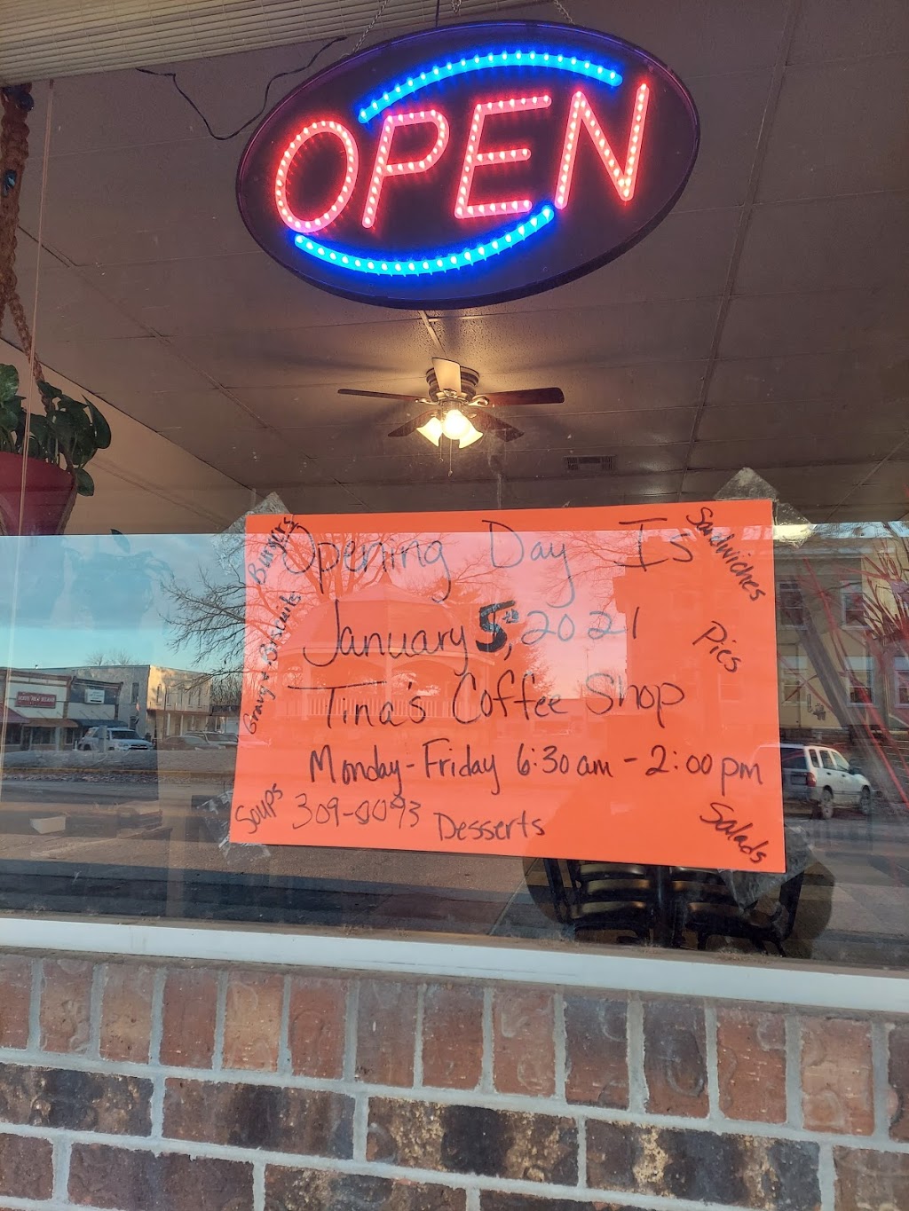 Tinas Coffee Shop | restaurant | 240 Chestnut St On The Square, Opposite County Courthouse, Osceola, MO 64776, USA | 4176462444 OR +1 417-646-2444