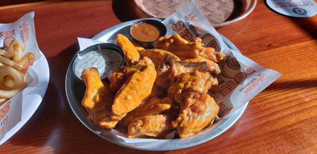 Hooters | restaurant | 3541 Truxel Rd, Sacramento, CA 95834, USA | 9169299464 OR +1 916-929-9464