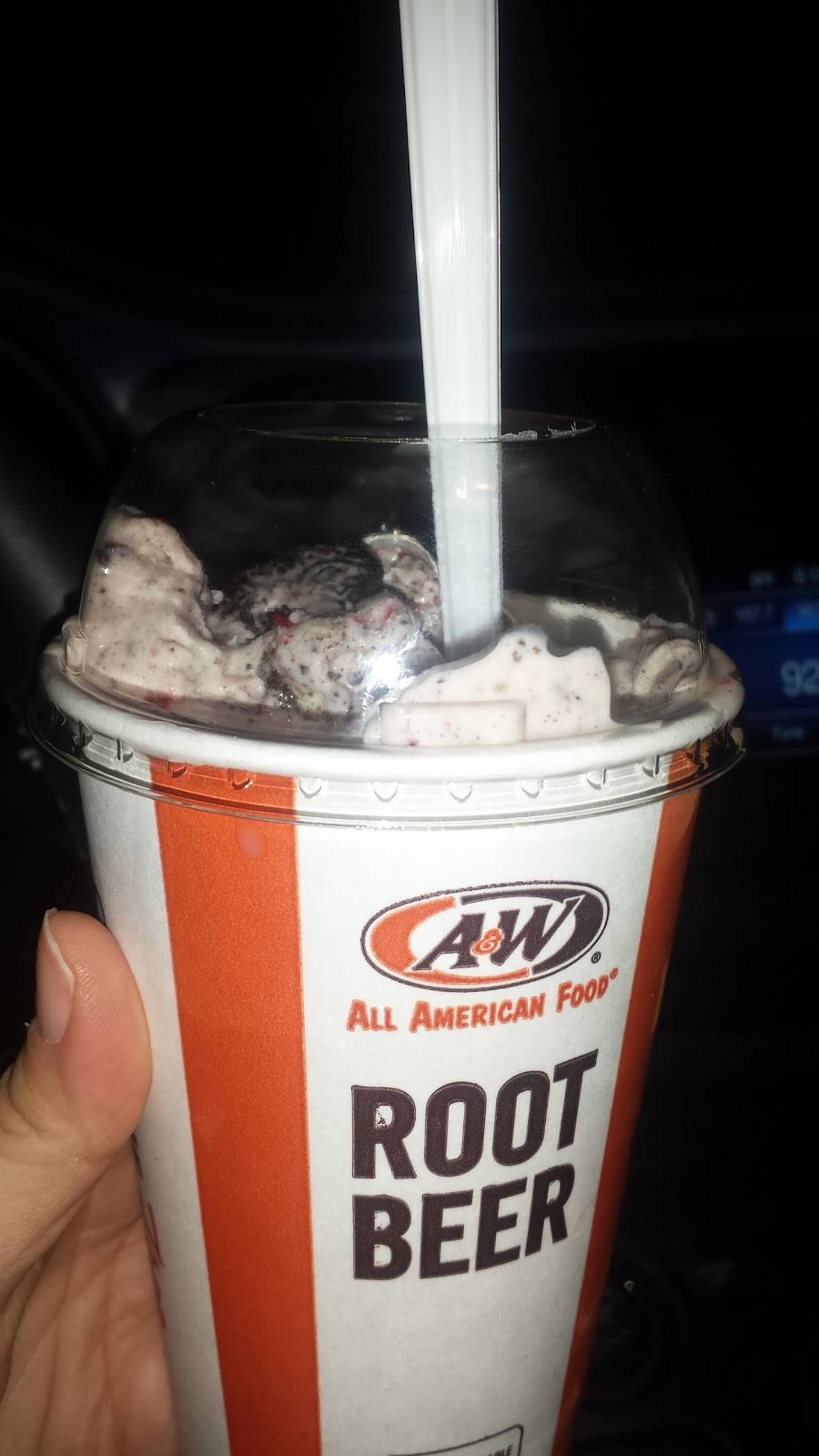 A&W Restaurant | restaurant | 1200 N Monroe St, Monroe, MI 48162, USA | 7342423330 OR +1 734-242-3330