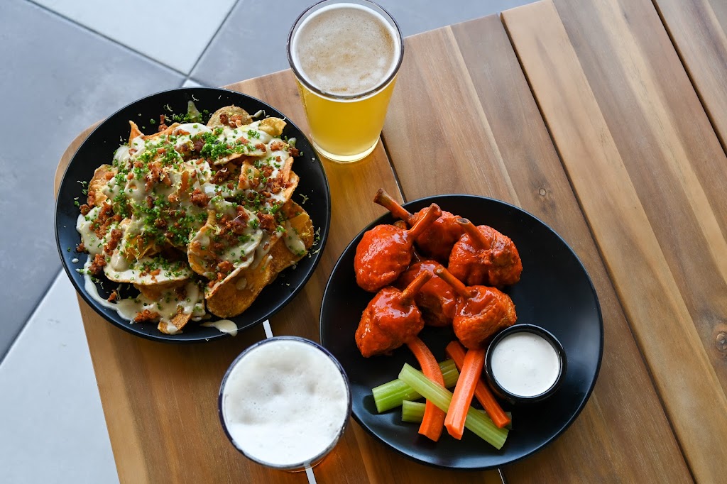 Highline Park | restaurant | 600 N Shepherd Dr Suite 499, Houston, TX 77007, USA | 8325381056 OR +1 832-538-1056