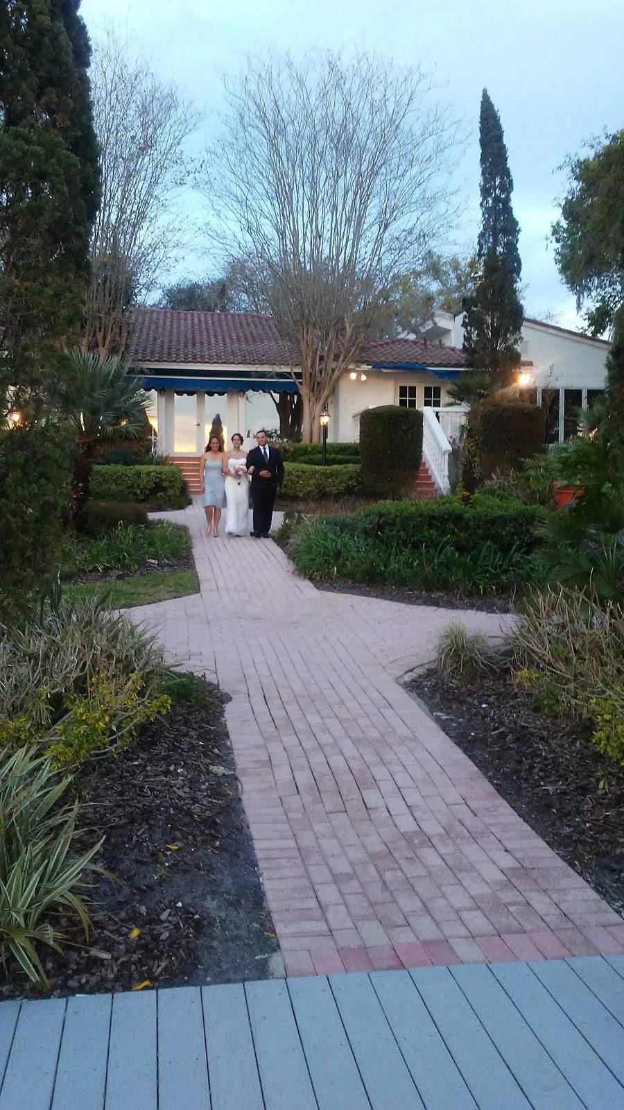 Enzos on the Lake | restaurant | 1130 S US Hwy 17 92, Longwood, FL 32750, USA | 4078349872 OR +1 407-834-9872