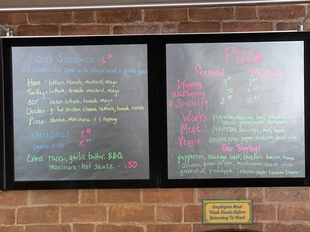 Vic’s Pizza | restaurant | 305 W College St, Columbiana, AL 35051, USA | 2056715100 OR +1 205-671-5100