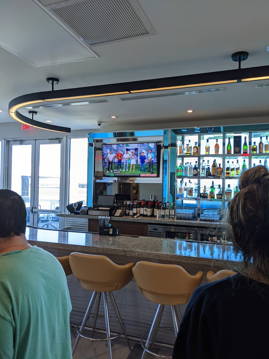 The Pilot House | restaurant | 4909 NW 36th St, Miami Springs, FL 33166, USA | 7864822511 OR +1 786-482-2511