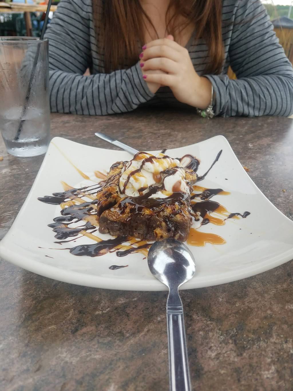 Roses | restaurant | 550 Lakeside Dr SE, East Grand Rapids, MI 49506, USA | 6164581122 OR +1 616-458-1122