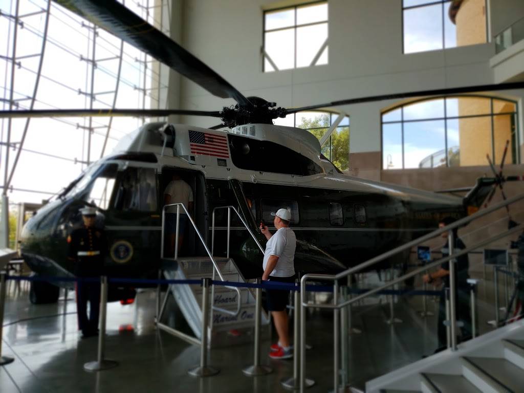 Reagan Country Cafe | cafe | 40 Presidential Dr, Simi Valley, CA 93065, USA | 8055778272 OR +1 805-577-8272