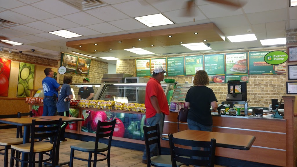 Subway Restaurants | restaurant | 5619 W Division St, Chicago, IL 60651, USA | 7732610240 OR +1 773-261-0240