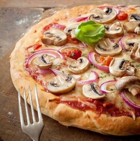 Hometown Pizza | restaurant | 232 W High St, Hicksville, OH 43526, USA | 4195427702 OR +1 419-542-7702