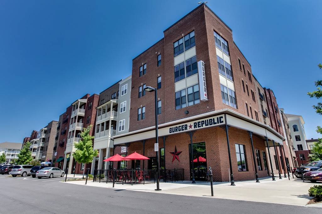 Burger Republic | restaurant | 6900 Lenox Village Dr #22, Nashville, TN 37211, USA | 6154994428 OR +1 615-499-4428