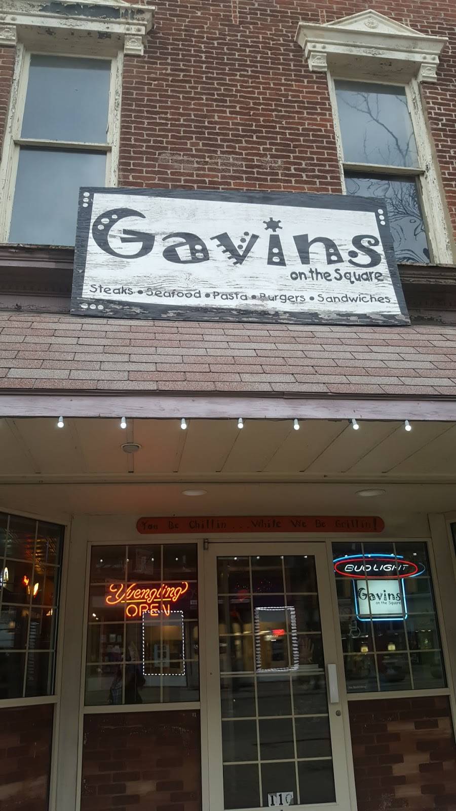 Gavins Grill | restaurant | 110 S Broadway St, New Philadelphia, OH 44663, USA | 3303432490 OR +1 330-343-2490